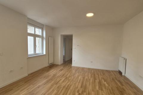 Zagreb, Centar -adaptiran stan s parkingom