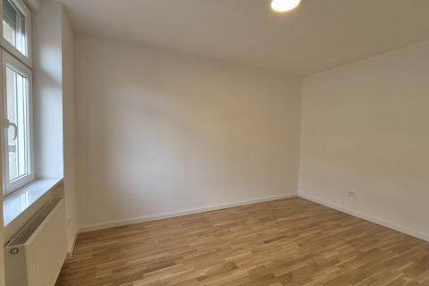 Zagreb, Centar -adaptiran stan s parkingom