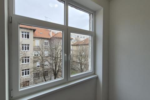 Zagreb, Centar -adaptiran stan s parkingom