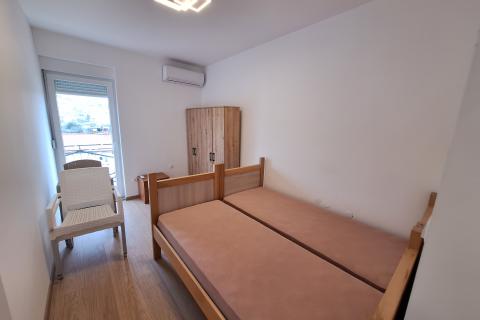 Rijeka, Hosti - dvosobni stan za dugoročni najam