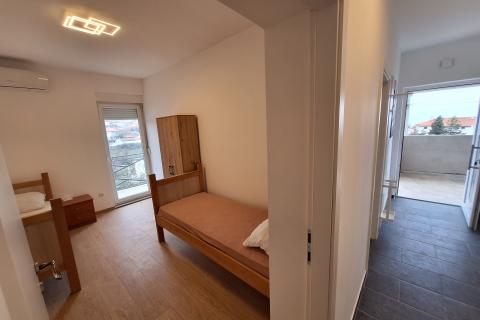 Rijeka, Hosti - dvosobni stan za dugoročni najam