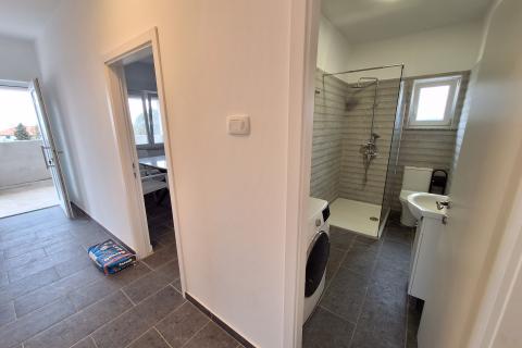 Rijeka, Hosti - dvosobni stan za dugoročni najam