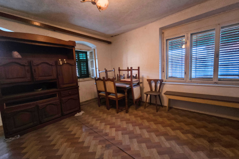 Rijeka, Studena, Kamena kuća s građevinskim terenom od 767m2