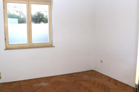 POREČ-stan u prizemlju s okućnicom