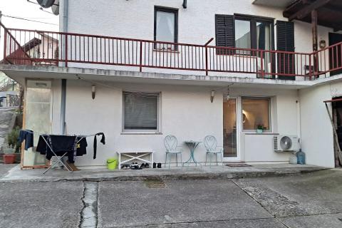 Zagreb, Gornje Vrapče - trosoban stan, garaža, dvori&scaron;te