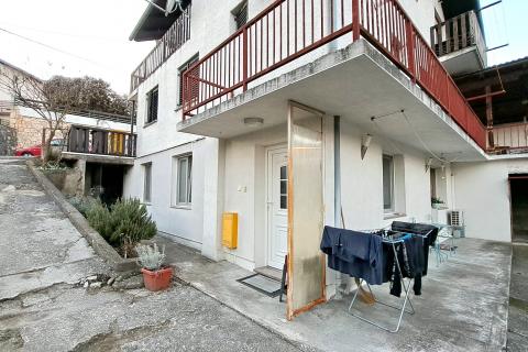 Zagreb, Gornje Vrapče - trosoban stan, garaža, dvori&scaron;te