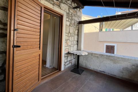 Istra, Vrsar - dvoetažni stan s terasom