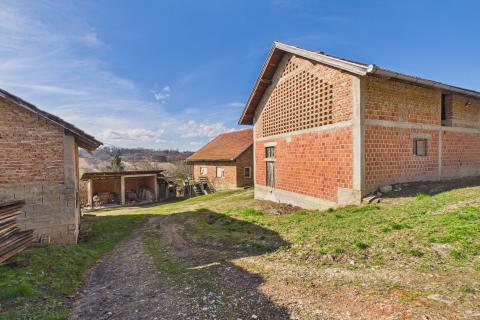 Bedenica, Sv. Ivan Zelina, kuća sa &scaron;talom i vinskim podrumom