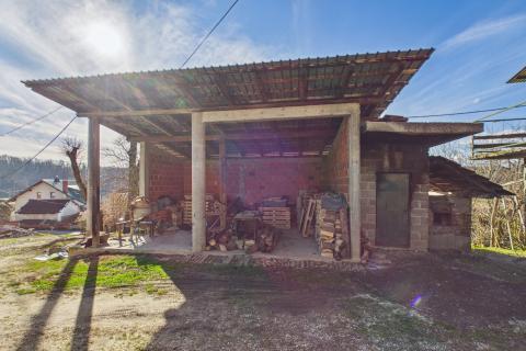 Bedenica, Sv. Ivan Zelina, kuća sa &scaron;talom i vinskim podrumom