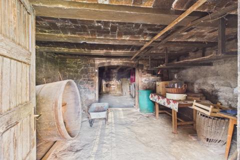 Bedenica, Sv. Ivan Zelina, kuća sa &scaron;talom i vinskim podrumom