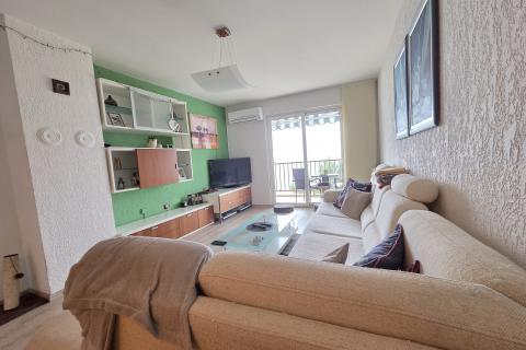 Rijeka, &Scaron;kurinje, Trosoban stan s balkonom, 84m2