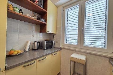 Rijeka, &Scaron;kurinje, Trosoban stan s balkonom, 84m2