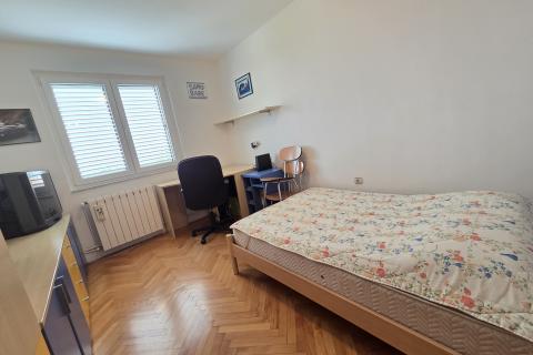 Rijeka, &Scaron;kurinje, Trosoban stan s balkonom, 84m2