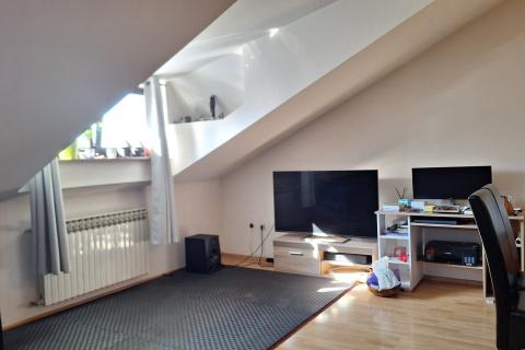 Zagreb, Novi Zagreb: Atraktivan, dvoetažni stan