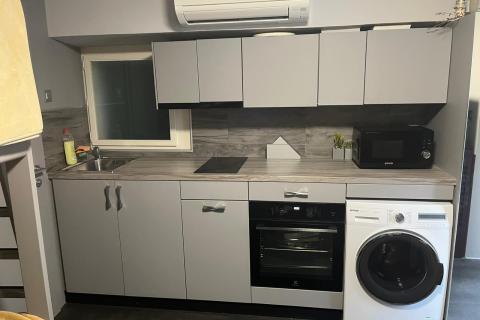 Ba&scaron;ka - prekrasno uređen stan 14m2 blizu mora