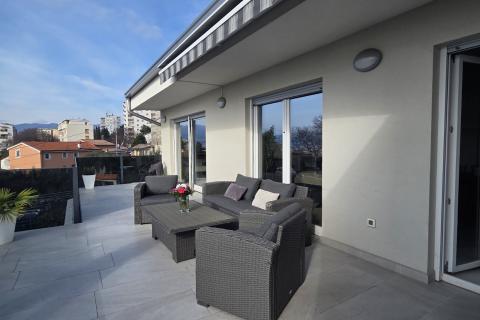 Rijeka, Turnić, trosoban stan - luksuzna oaza s pogledom na more