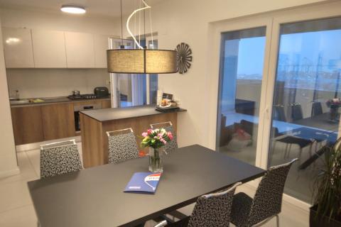 Rijeka, Turnić, trosoban stan - luksuzna oaza s pogledom na more