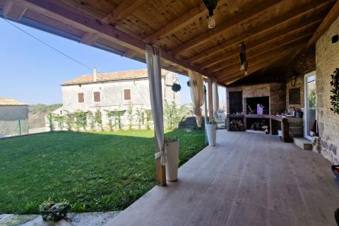 Istra, Barban, Hrboki - kamena kuća s bazenom 100 m2