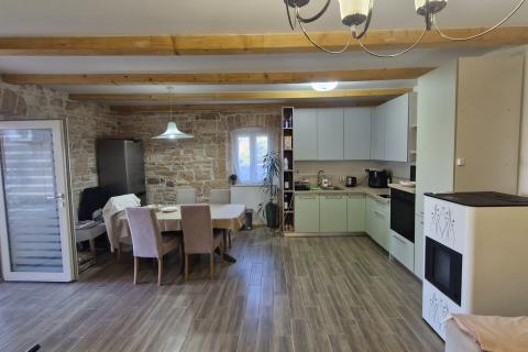 Istra, Barban, Hrboki - kamena kuća s bazenom 100 m2