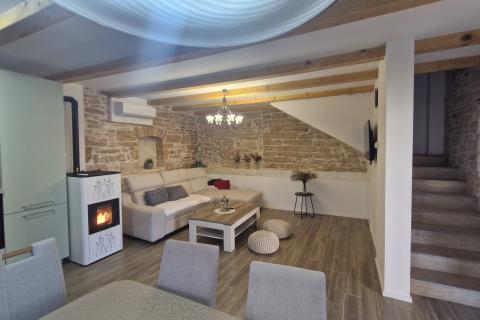 Istra, Barban, Hrboki - kamena kuća s bazenom 100 m2