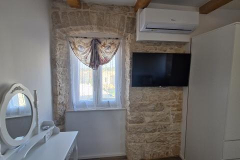 Istra, Barban, Hrboki - kamena kuća s bazenom 100 m2