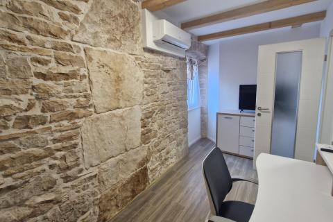 Istra, Barban, Hrboki - kamena kuća s bazenom 100 m2