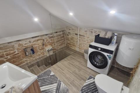 Istra, Barban, Hrboki - kamena kuća s bazenom 100 m2