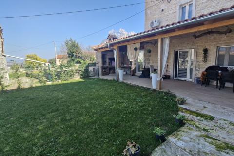 Istra, Barban, Hrboki - kamena kuća s bazenom 100 m2