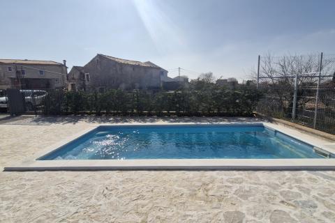 Istra, Barban, Hrboki - kamena kuća s bazenom 100 m2
