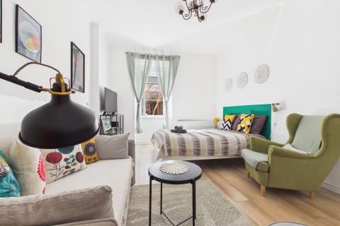 Zagreb, Donji Grad - mali stan 36 m2, tramvaj zona, vrt