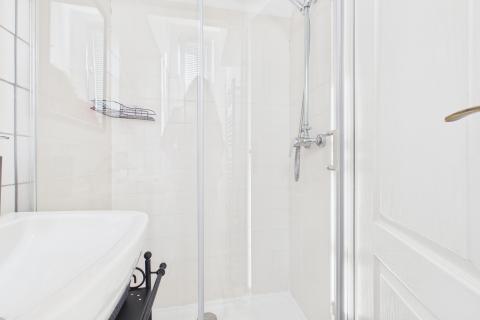 Zagreb, Donji Grad - mali stan 36 m2, tramvaj zona, vrt