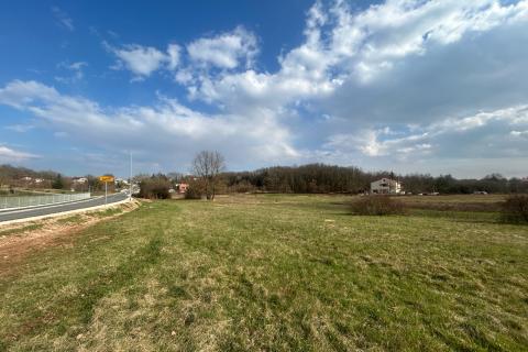 Bouwgrond Pićan, 695m2