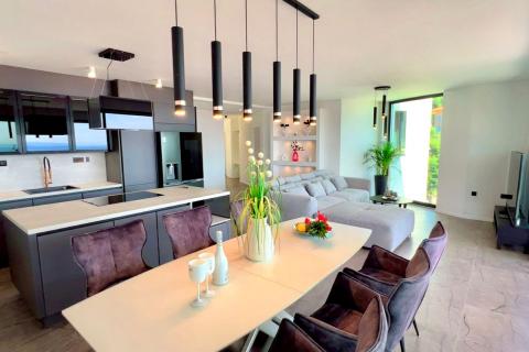 Flat/Appartement Ičići, Opatija - Okolica, 150m2