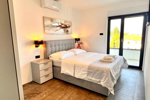 Flat/Appartement Ičići, Opatija - Okolica, 150m2