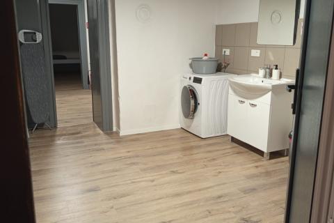 Istra, Buzet renoviran trosoban stan