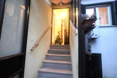 Istra,Brtonigla-Kamena istarska kuća u centru,balkon,mansarda