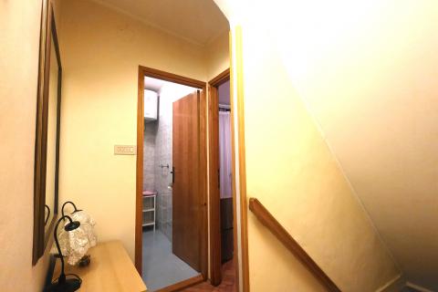 Istra,Brtonigla-Kamena istarska kuća u centru,balkon,mansarda