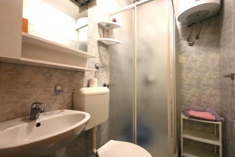 Istra,Brtonigla-Kamena istarska kuća u centru,balkon,mansarda