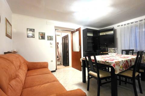 Istra,Brtonigla-Kamena istarska kuća u centru,balkon,mansarda