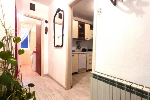 Istra,Brtonigla-Kamena istarska kuća u centru,balkon,mansarda