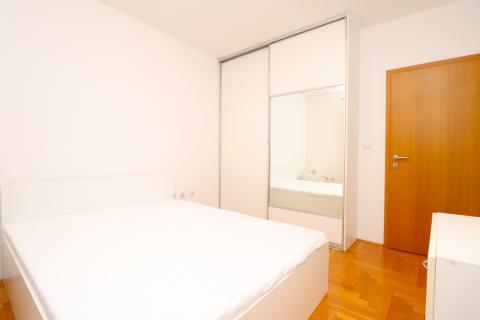 Tre&scaron;njevka &ndash; Kranjčevićeva, dvosobni stan s parkingom, 64m2