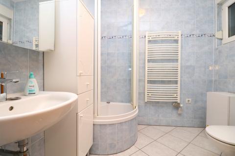 Tre&scaron;njevka &ndash; Kranjčevićeva, dvosobni stan s parkingom, 64m2