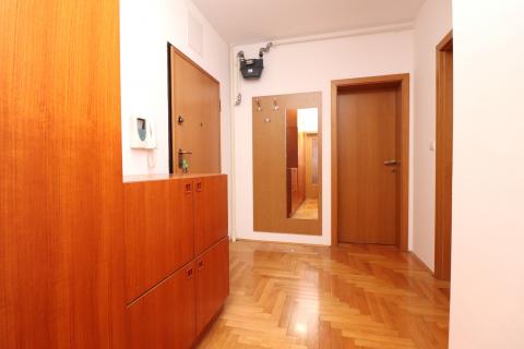 Tre&scaron;njevka &ndash; Kranjčevićeva, dvosobni stan s parkingom, 64m2