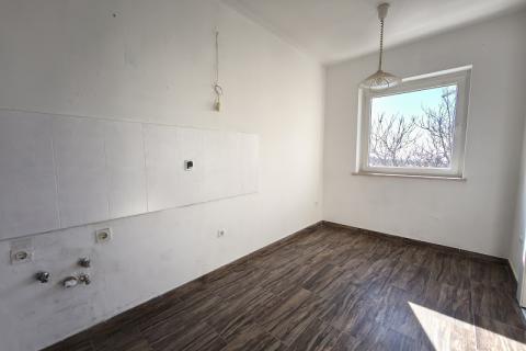 Rijeka, Matulji - trosoban stan  s balkonom