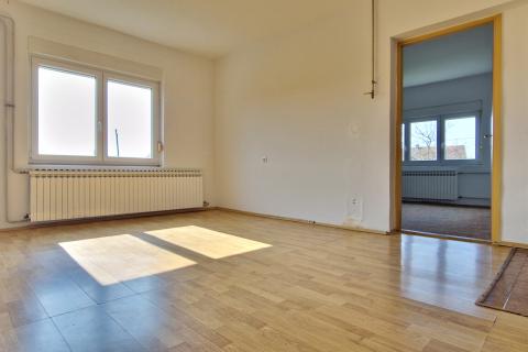 POPOVAČA, Veliko brdo-samostojeća kuća sa imanjem