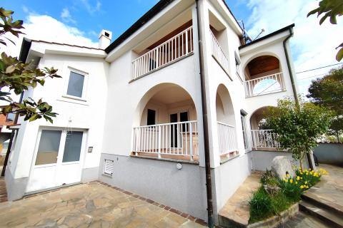 Huis Kornić, Krk, 476m2