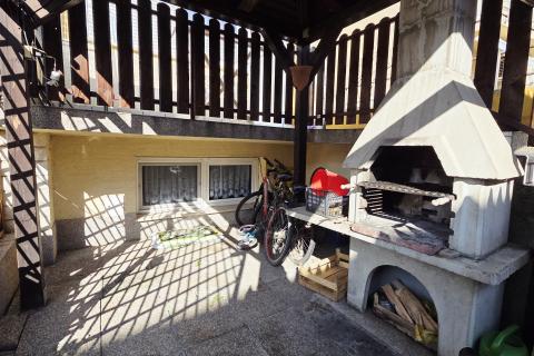 Tre&scaron;njevka, Rude&scaron; | Moderna obiteljska kuća, parking, garaža, grill - 235m&sup2; 