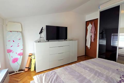 Tre&scaron;njevka, Rude&scaron; | Moderna obiteljska kuća, parking, garaža, grill - 235m&sup2; 