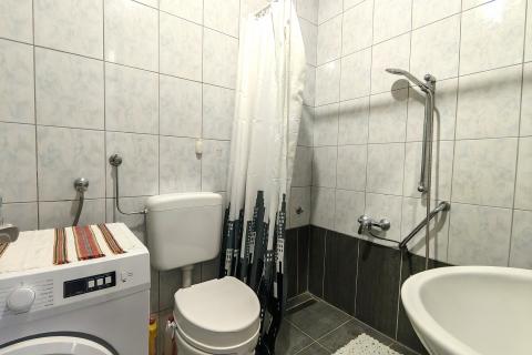 Zagreb, Gornja Dubrava - dvosoban stan s lođom