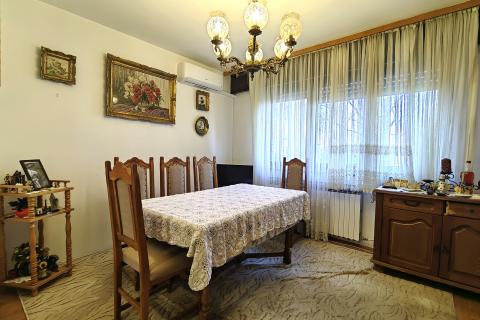 Zagreb, Gornja Dubrava - dvosoban stan s lođom